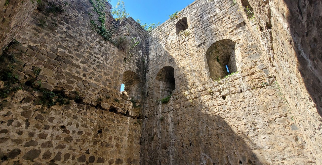 Akçakale Kalesi'nin altından 13'üncü yüzyıla ait kalıntılar çıkıyor