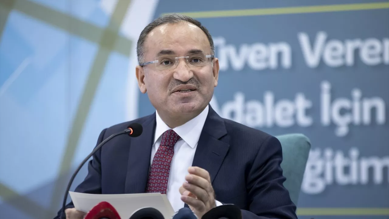 Bekir Bozdağ: Tweet attı diye kimseye soruşturma açılmadı