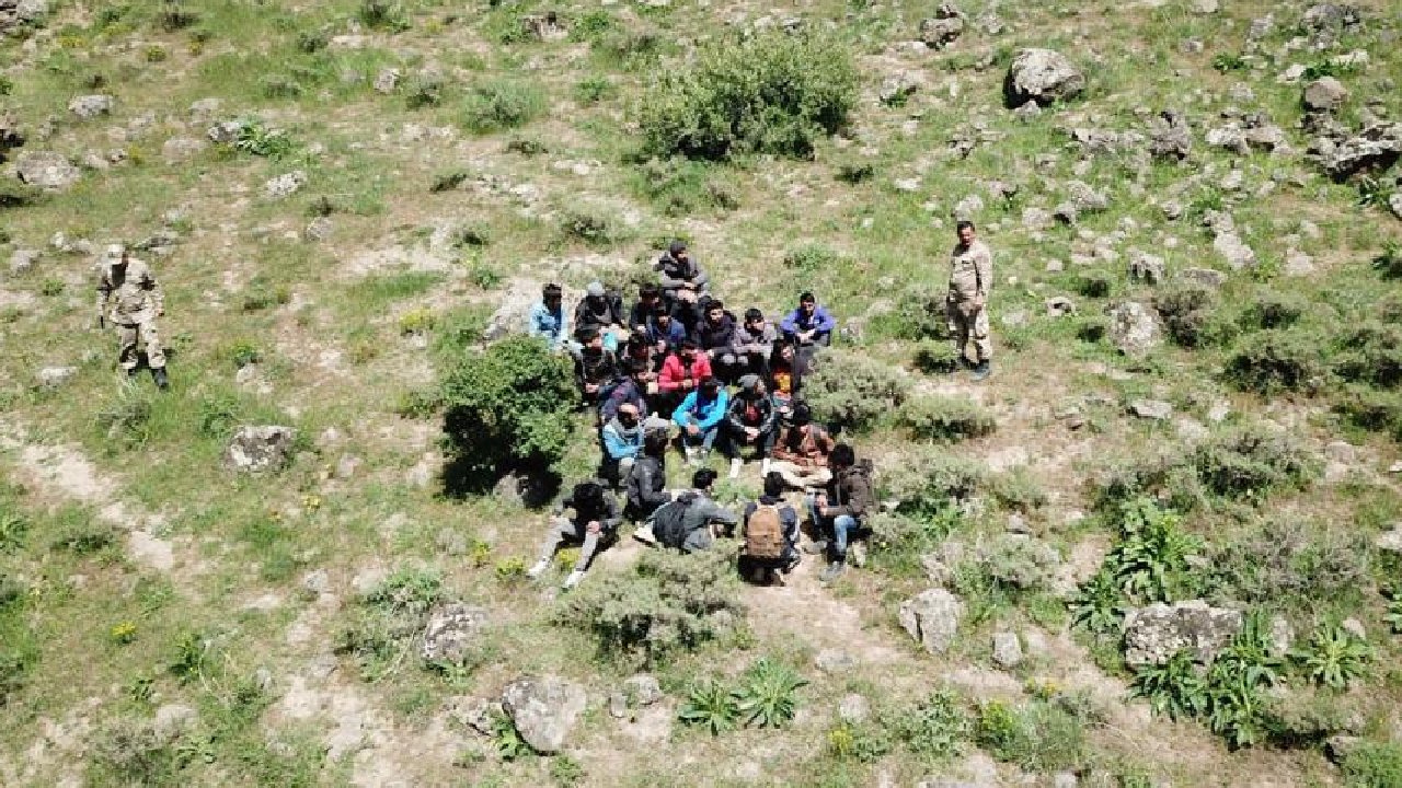 Van'da 28 kaçak göçmen yakalandı