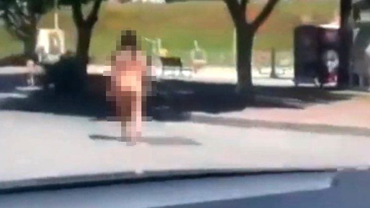 Antalya'da bir kadın çırılçıplak yürüdü