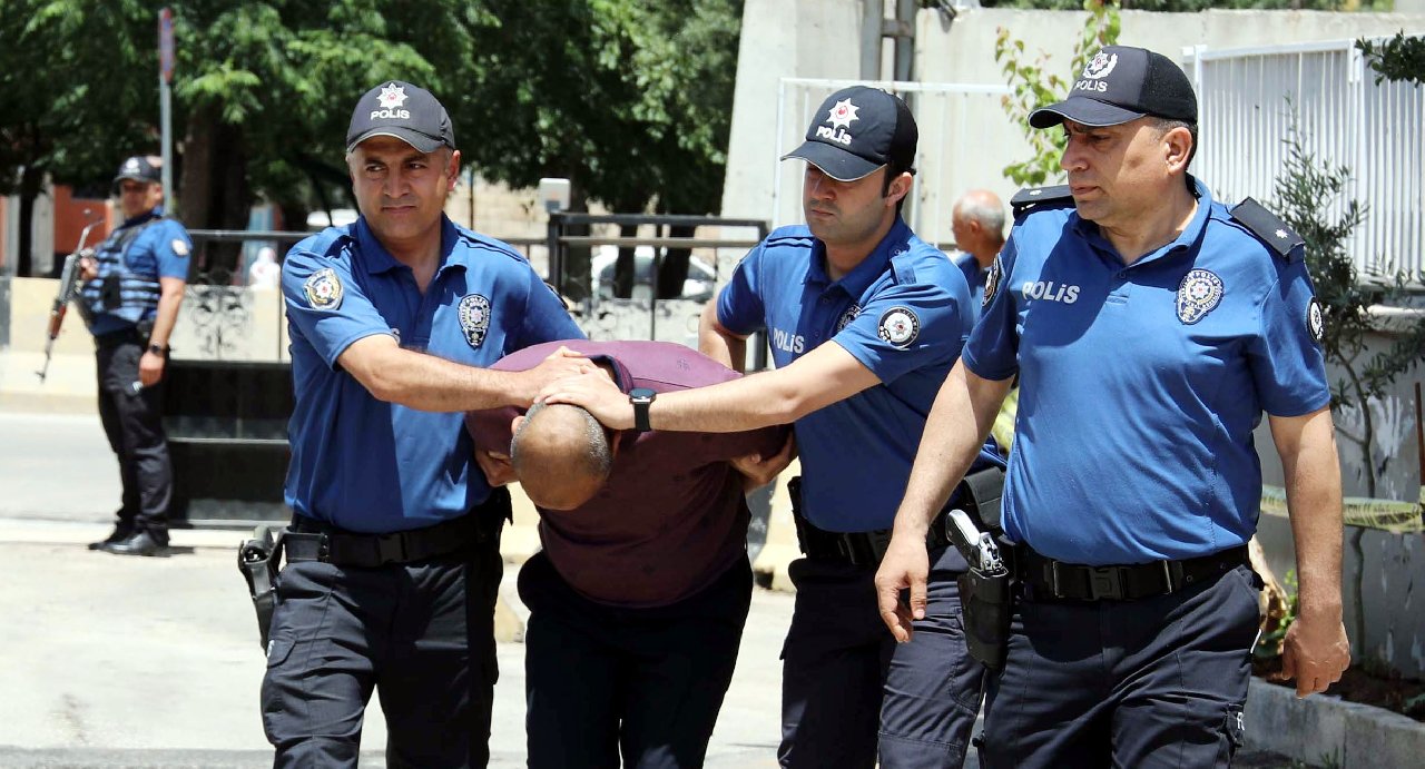 Suriyeli kadına tekme atan şüpheli: Erkek sandım