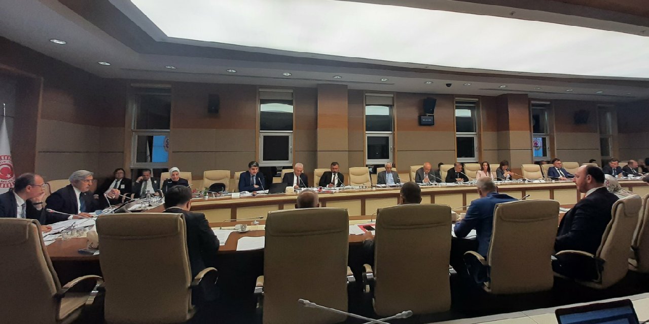 Sosyal medya yasasında değişiklik sinyali