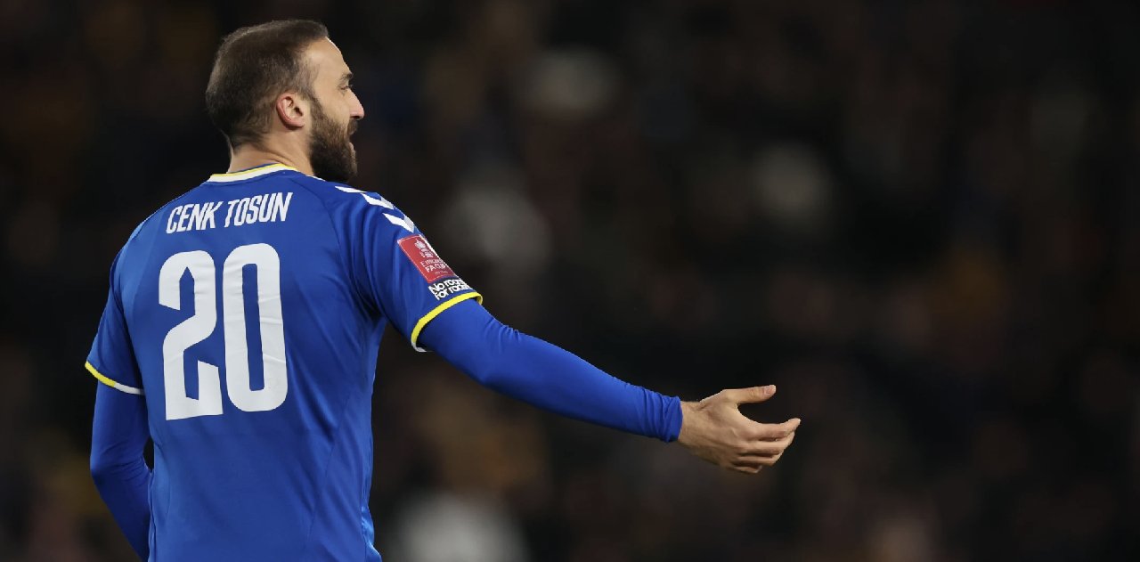 Cenk Tosun Süper Lig'e dönüyor