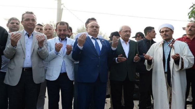 Kılıçdaroğlu bayram namazını köy camisinde kıldı