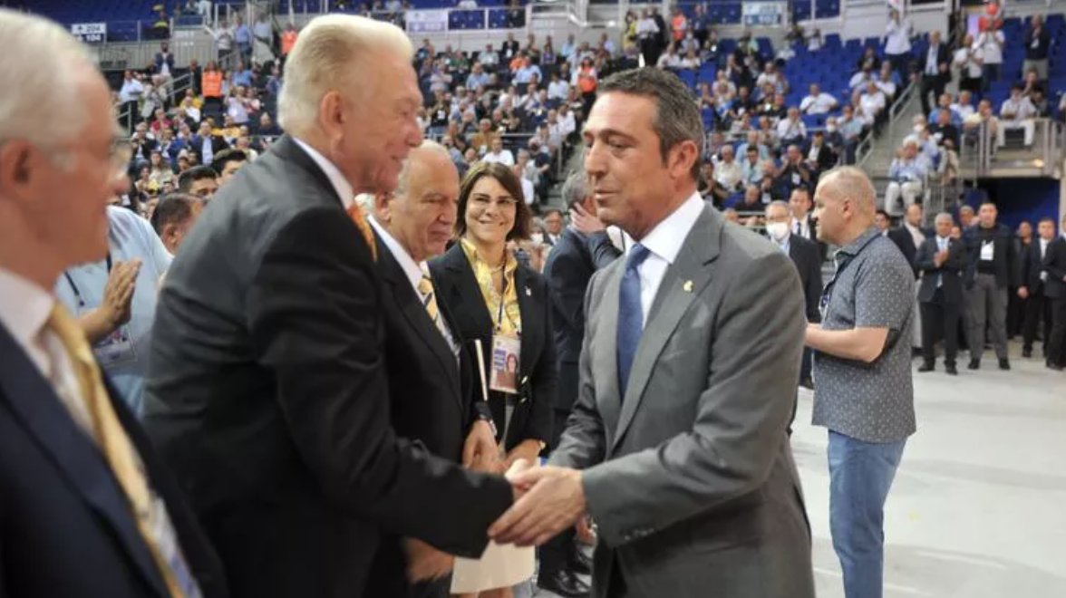 Fenerbahçe’de Ali Koç ve yönetimi ibra edildi