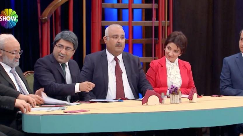 Güldür Güldür'den 6'lı masa skeci