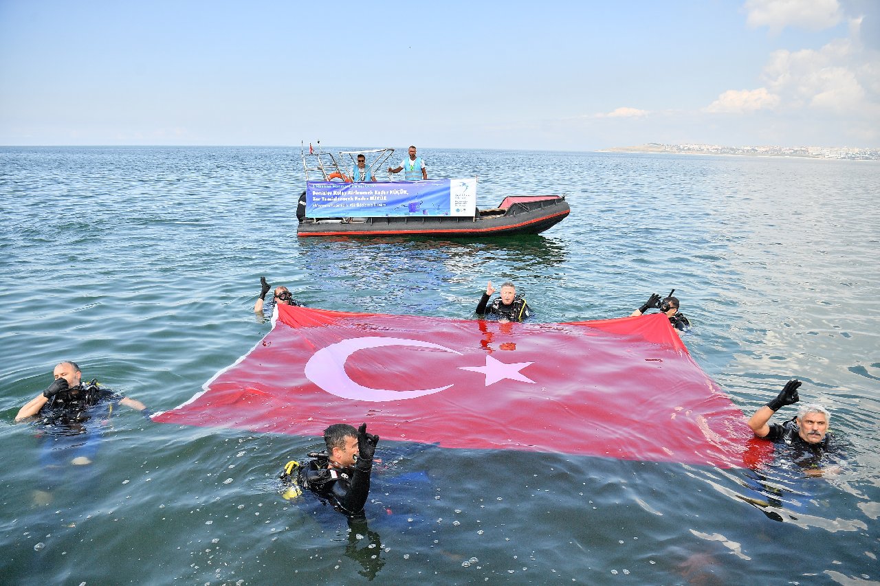 Kıyı ve deniz temizliğiyle farkındalık oluşturuldu