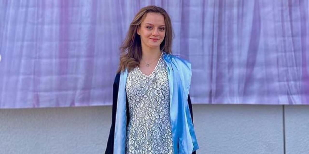 Milli yüzücü Sümeyye Boyacı, liseden dereceyle mezun oldu