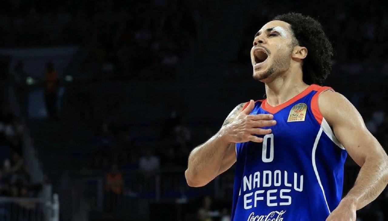 Anadolu Efes, Shane Larkin'in sözleşmesini uzattı