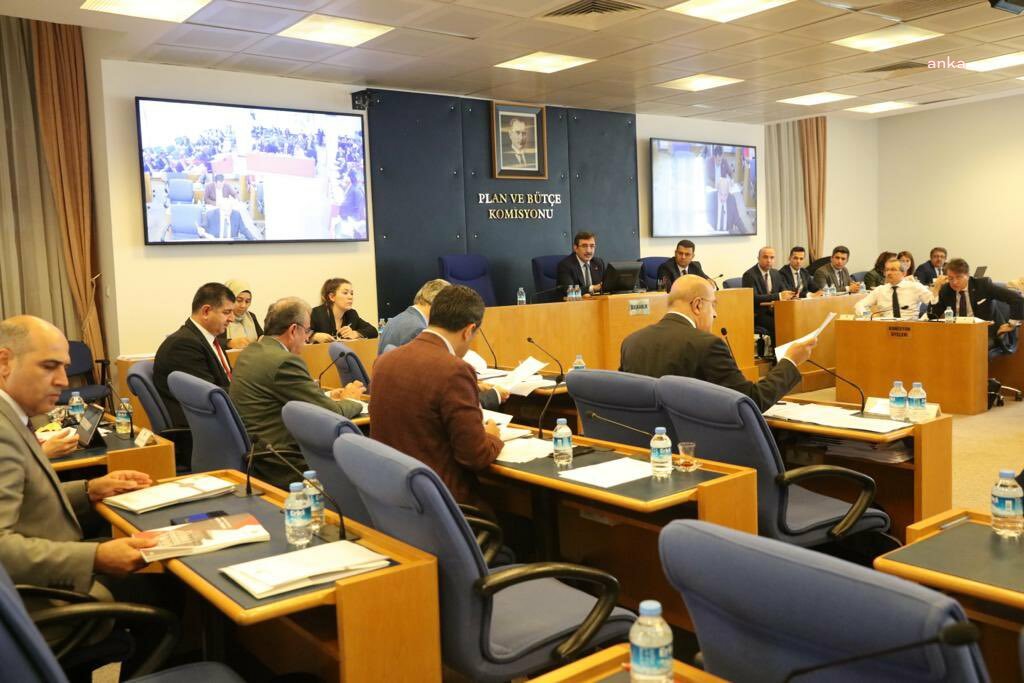 Sağlık çalışanları düzenlemesi komisyondan geçti