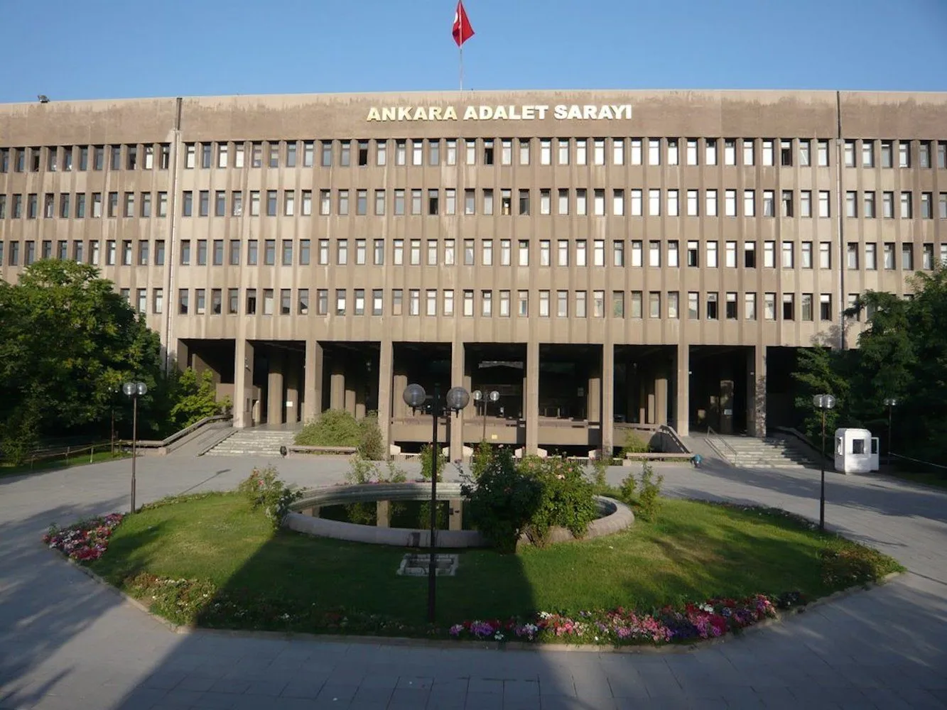 Ankara Adliyesi'nde Kuran kursu açılmasına suç duyurusu