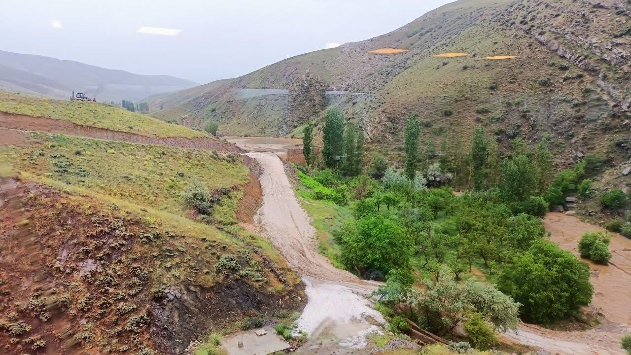 Sağanak sonrasında mahsur kalan 18 işçi kurtarıldı
