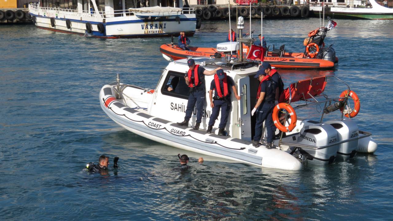 Kadıköy'de denizde ceset bulundu