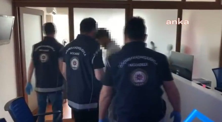 Sahte evrakla yabancılara 'oturma izni' düzenleyen şirkete operasyon