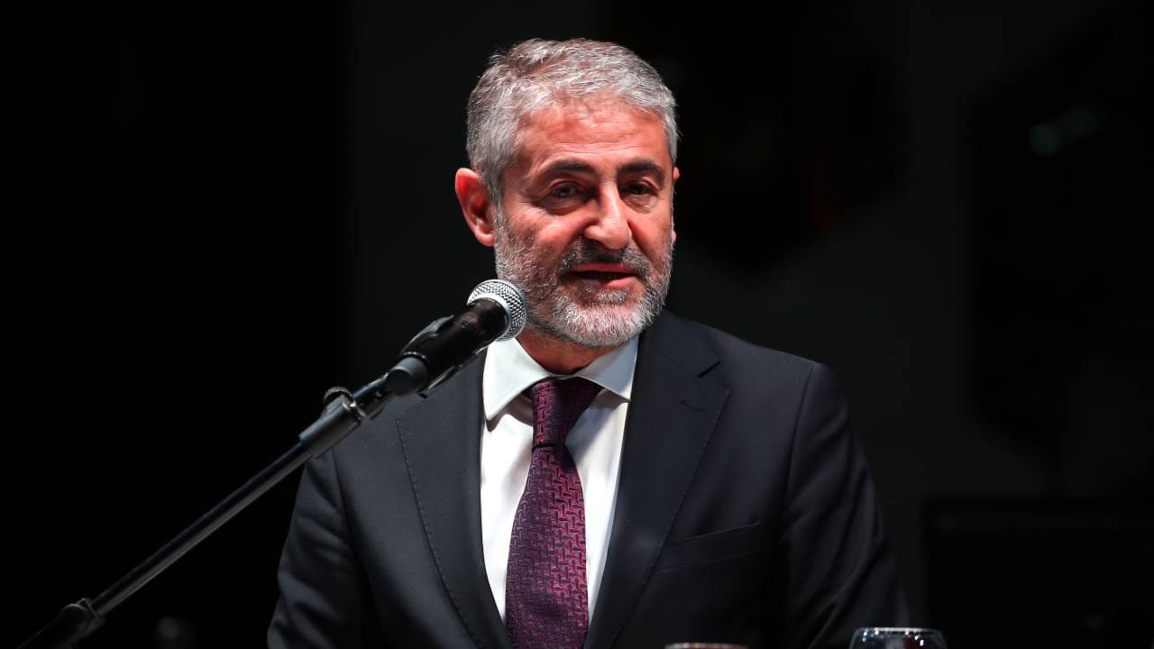 Bakan Nebati sitem etti: Motorin 22 liraya indi manşetlerde yok