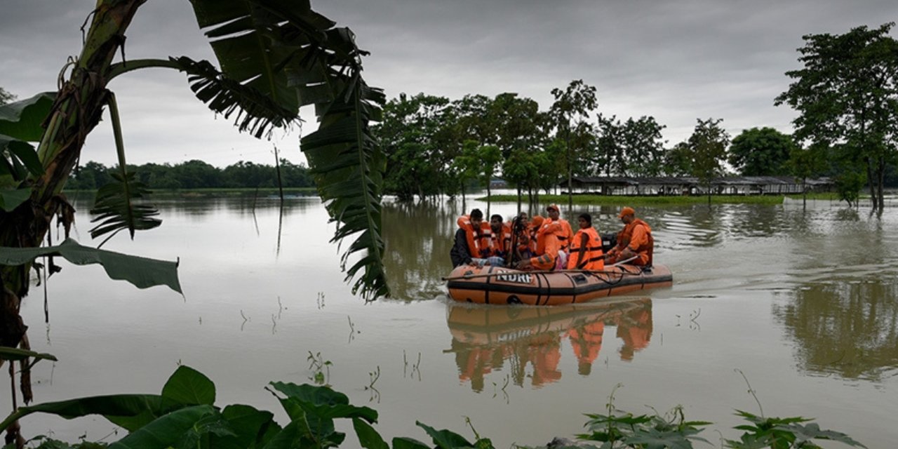 Hindistan'daki sellerde ölenlerin sayısı 71'e yükseldi