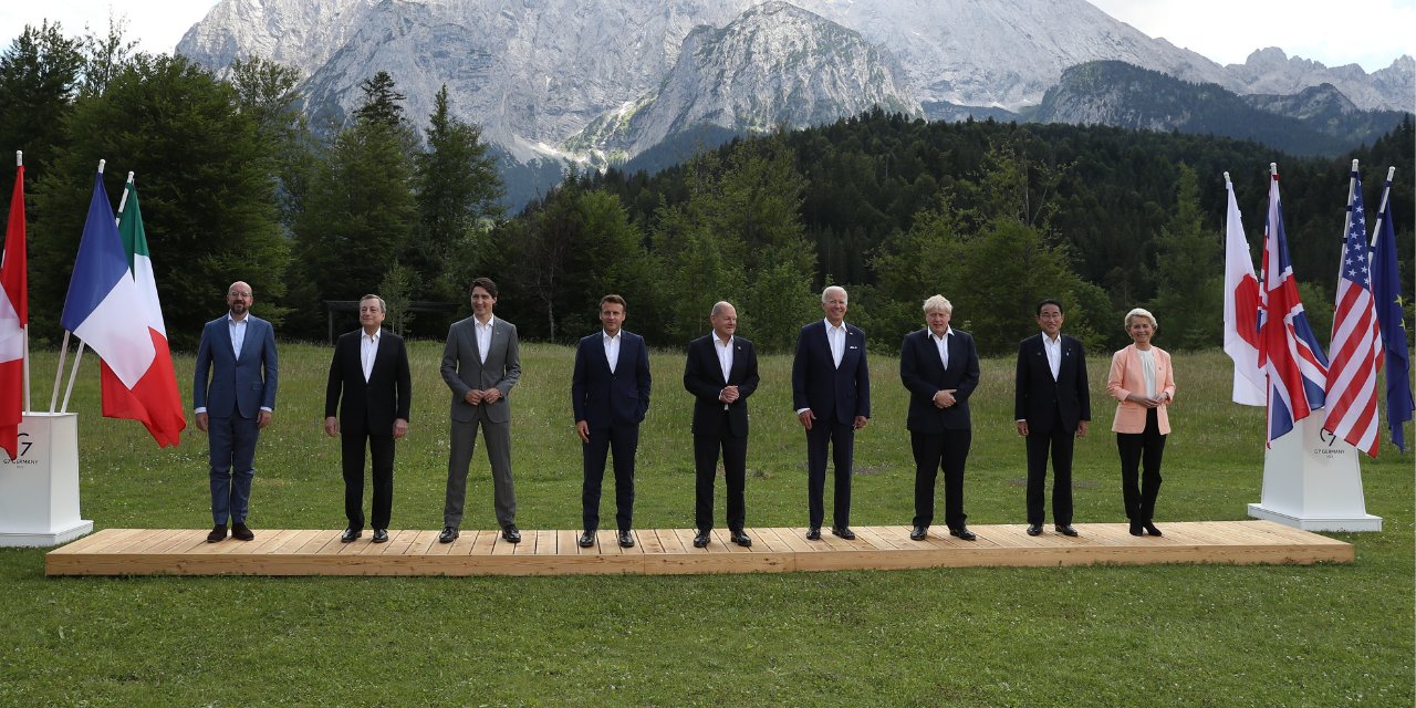 Biden duyurdu: Rusya'ya altın ithalatı yasağı