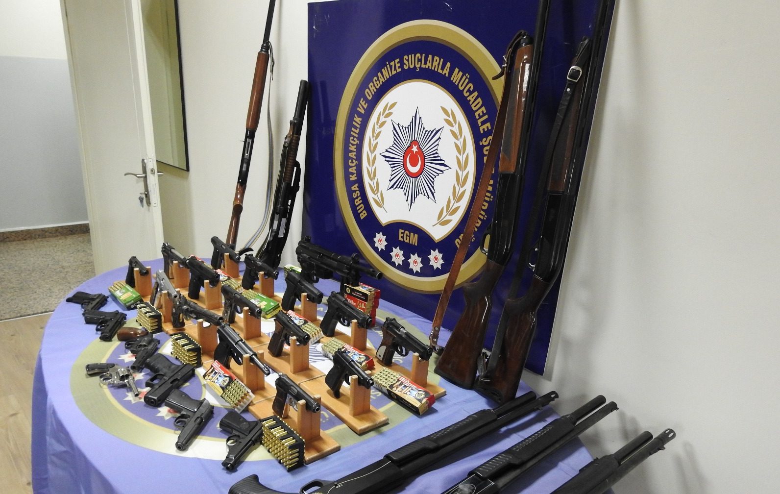 4 kentte silah kaçakçılarına operasyon: 61 gözaltı