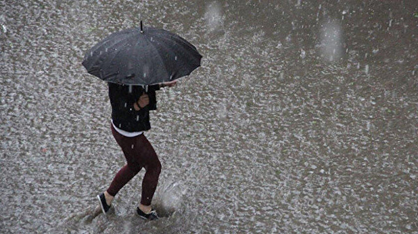 İstanbullular dikkat! İBB'den fırtına ve sağanak yağış uyarısı