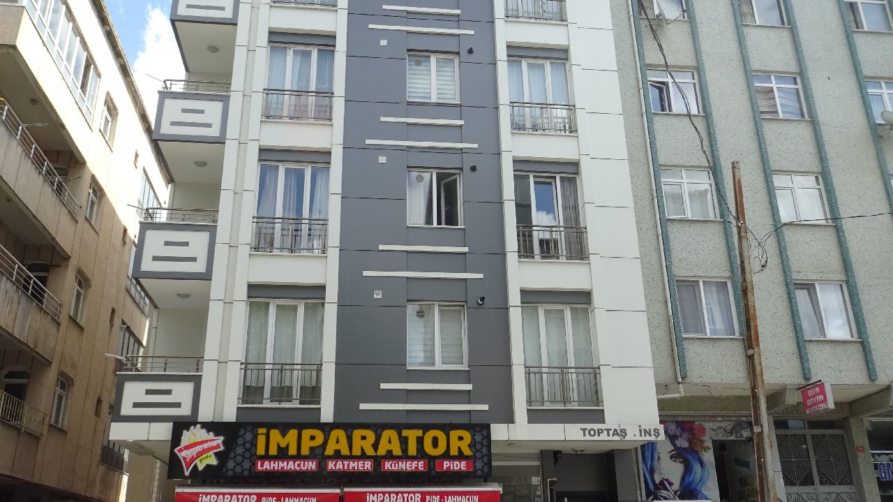 24 yaşındaki Dilan evinde ölü bulundu