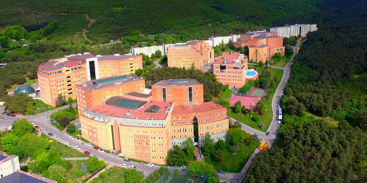 Yeditepe Üniversitesi'nden personele kılık kıyafet dayatması: Çok açık yakalı bluz giymeyin