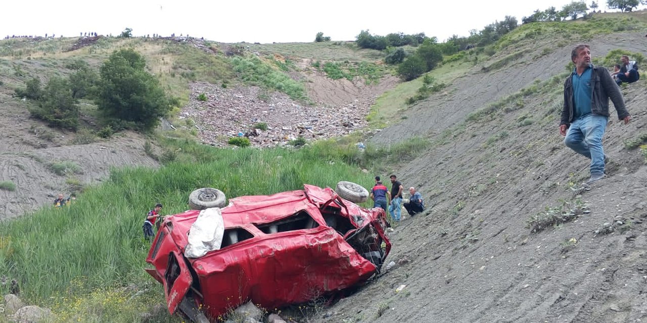 Tokat'ta minibüs uçuruma yuvarlandı: 1'i çocuk 4 ölü, 1 yaralı