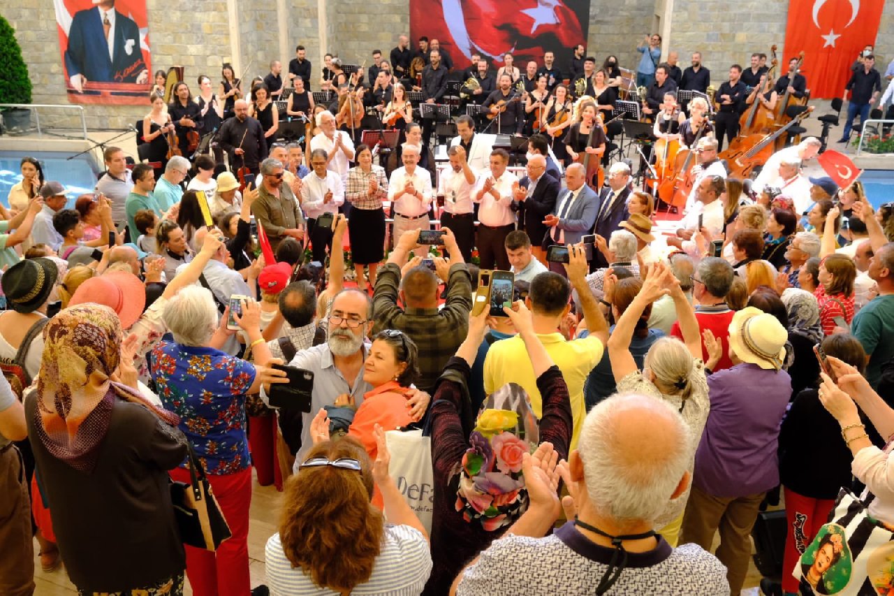 Görkemli Hatıralar’da Cüneyt Arkın ve Yunus Emre anıldı