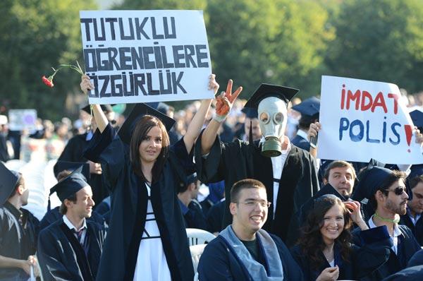 Boğaziçi Üniversitesi’nden öğrenciye mezuniyet töreninde eylem tehdidi