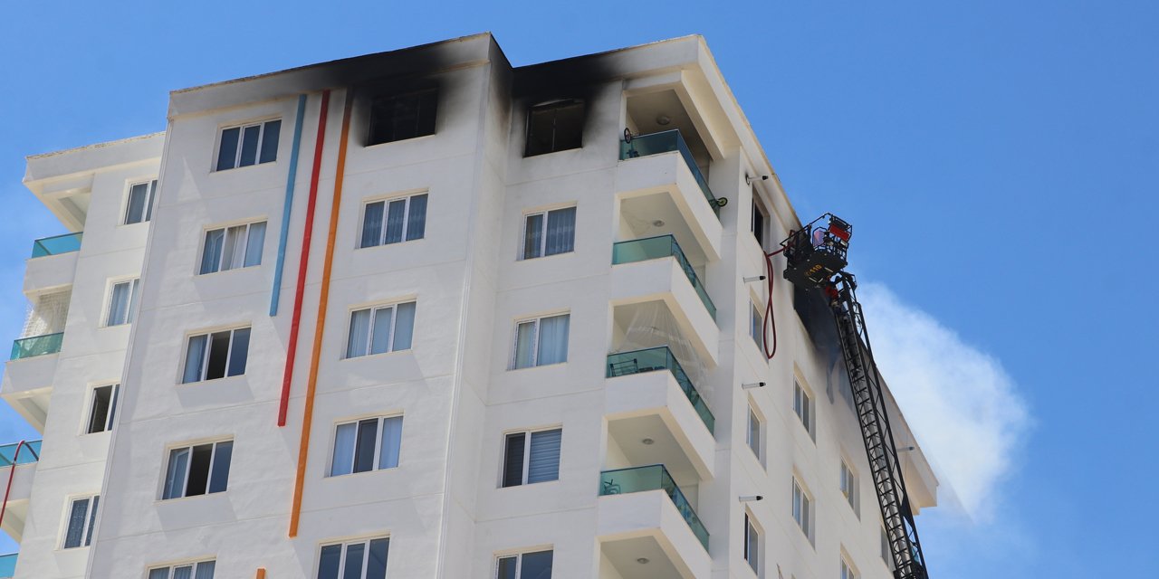 Diyarbakır'da 13 katlı binada yangın: 6 kişi etkilendi