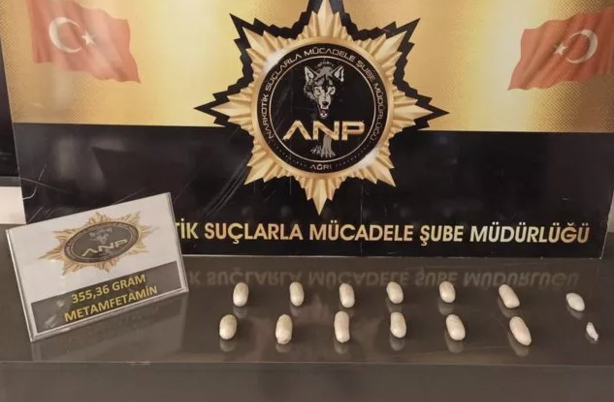 Uyuşturucu kapsüllerini bağırsağında taşımış