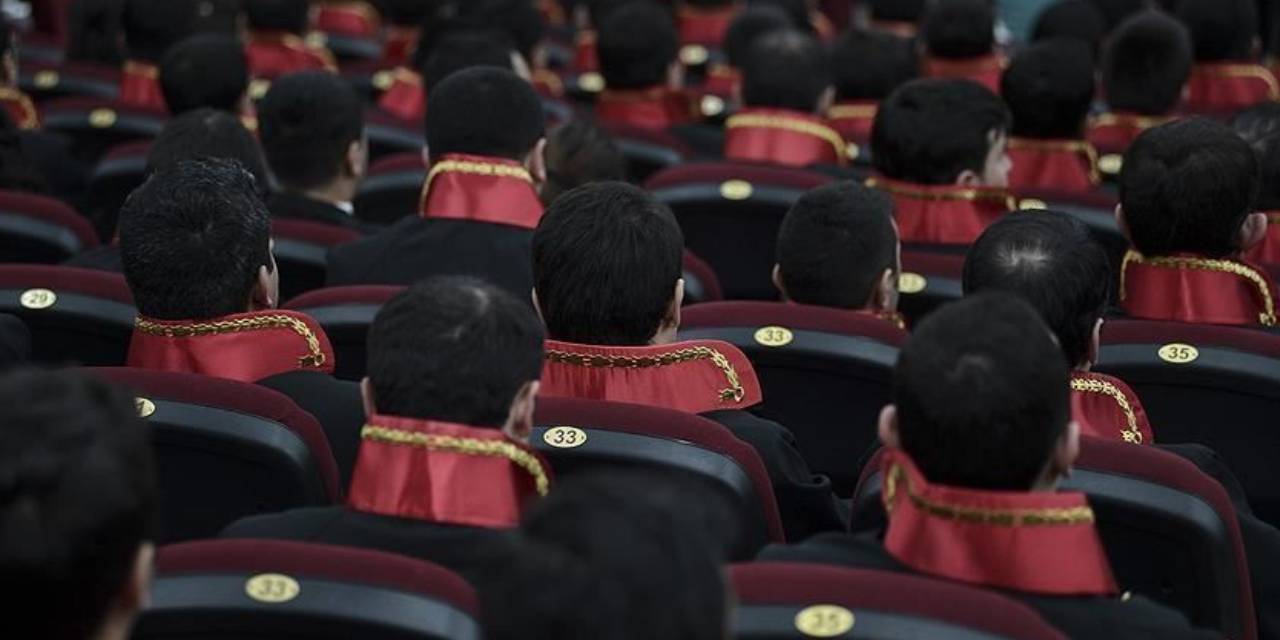 İki hakimin ihracı resmi gazetede