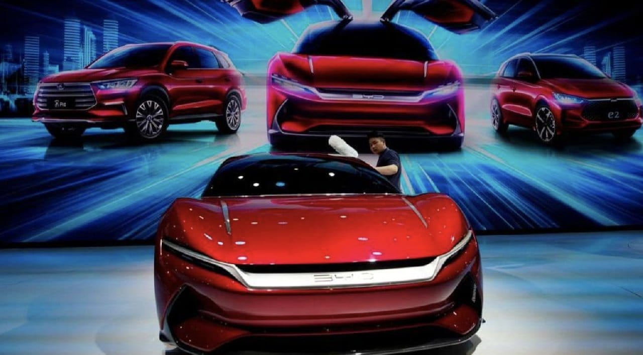 Elon Musk’a kötü haber: Çinli rakibi Tesla’yı geçti