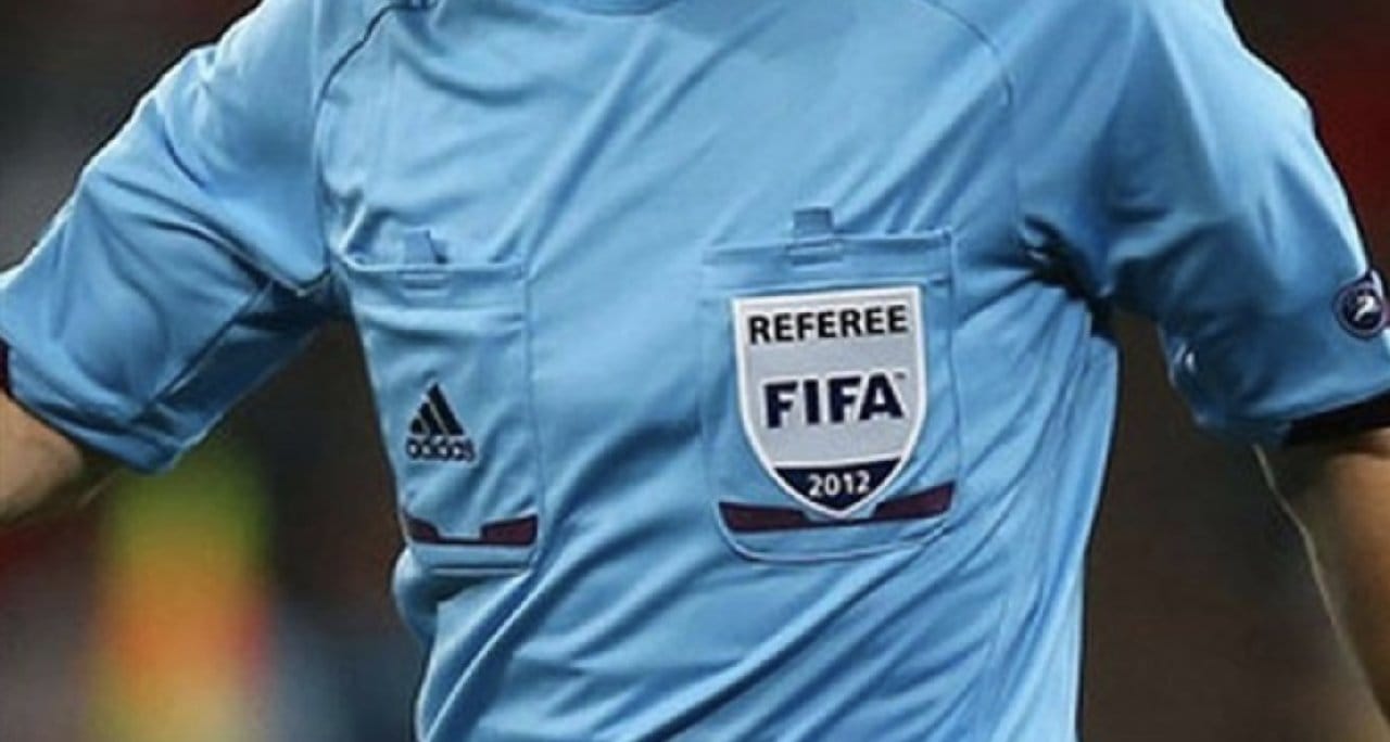 Ünlü FIFA hakemi eşcinsel olduğunu duyurdu