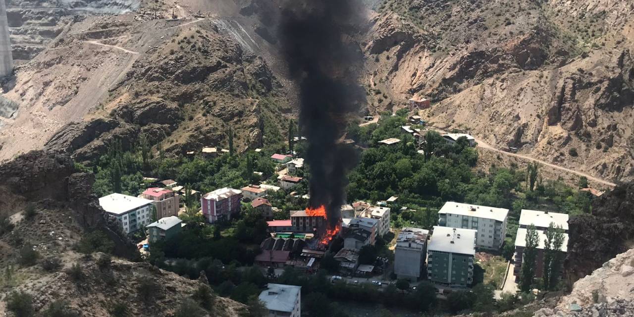 Artvin'de otelde yangın çıktı