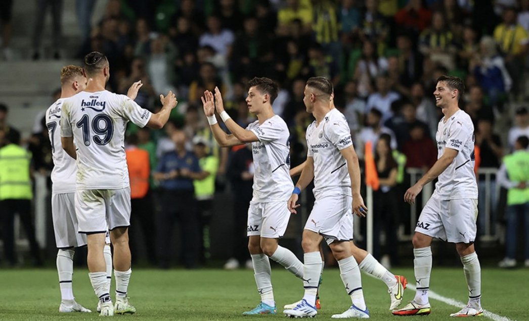 Fenerbahçe Hull City'yi 2 golle geçti!