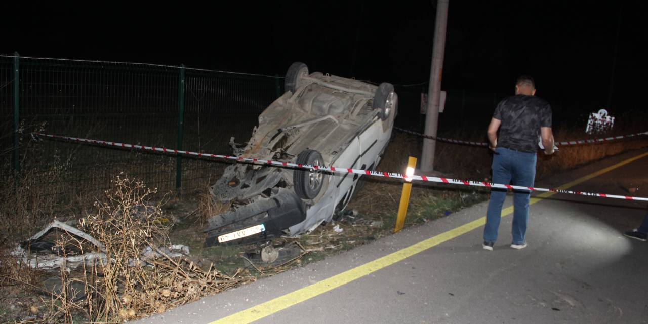 Manisa'da feci kaza: Araç şarampole devrildi