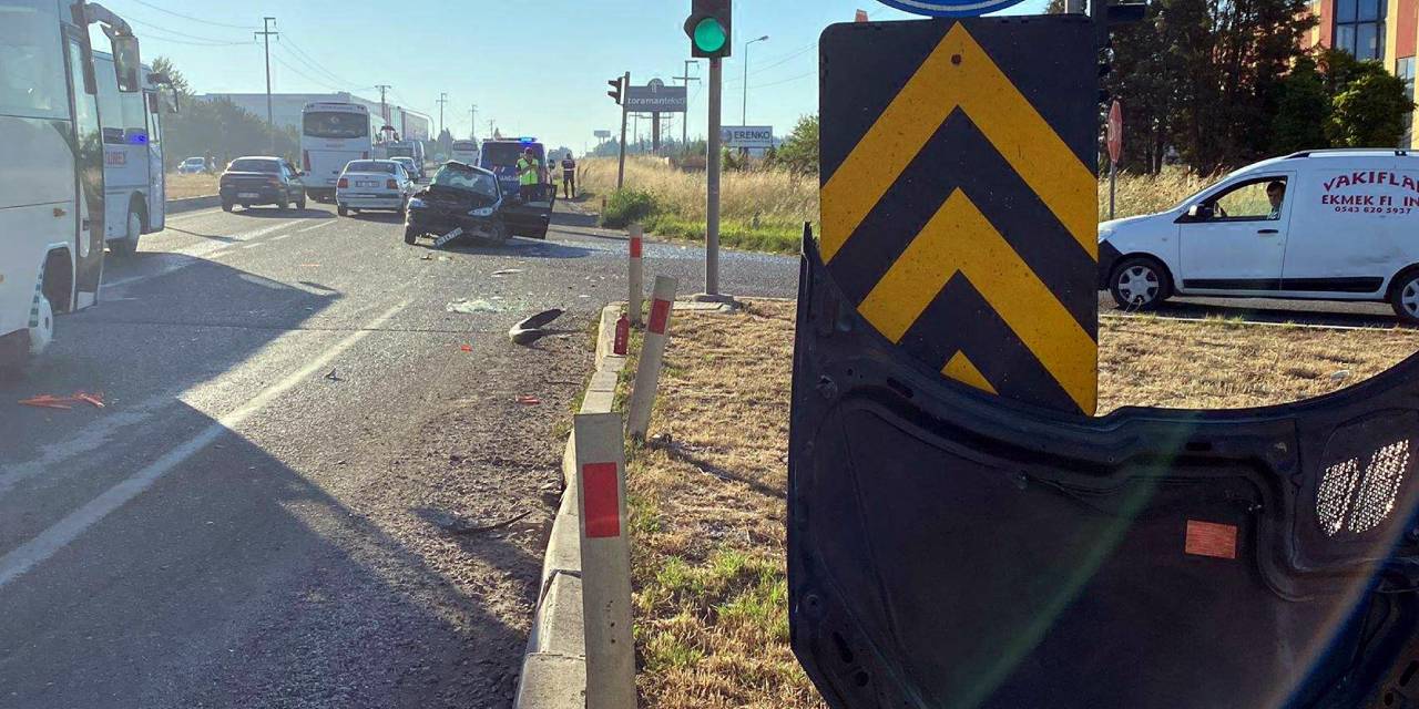 Dinamit yüklü kamyonet otomobille çarpıştı