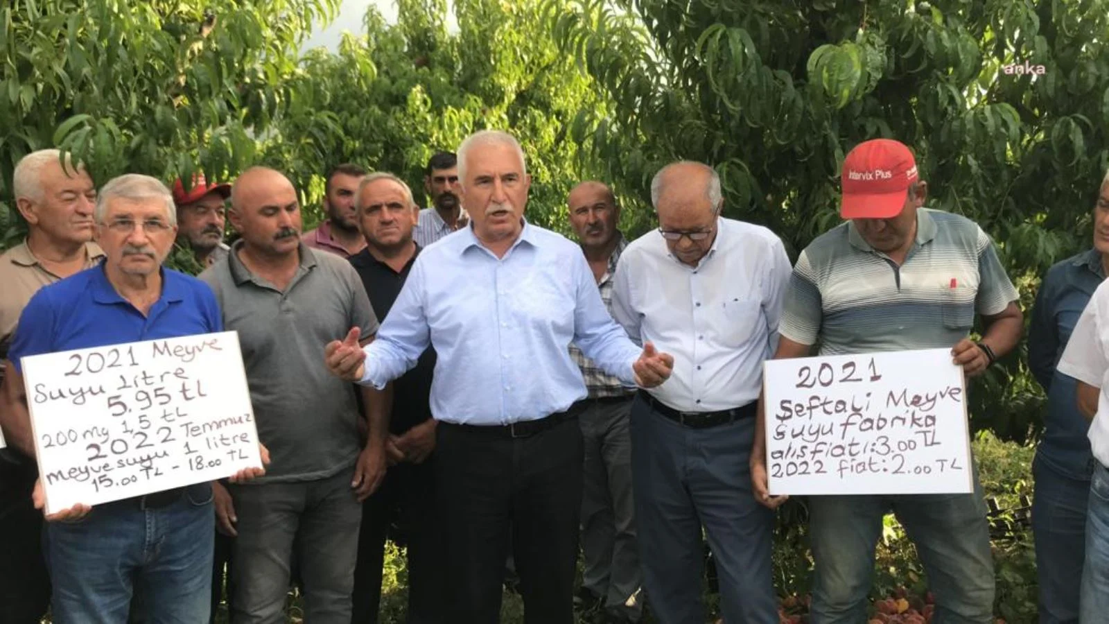 Meyve üreticileri taban fiyatı protesto etti: Köylüyle dalga geçmek...