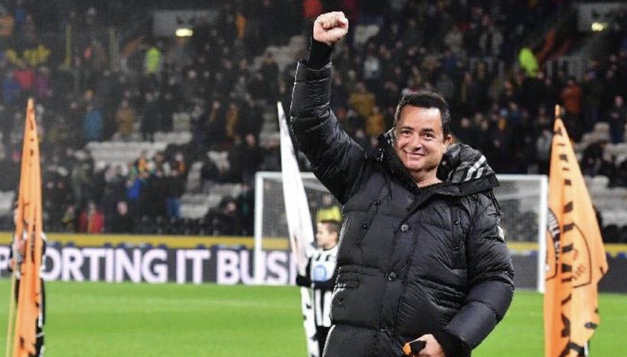 Acun Ilıcalı transfere doymuyor