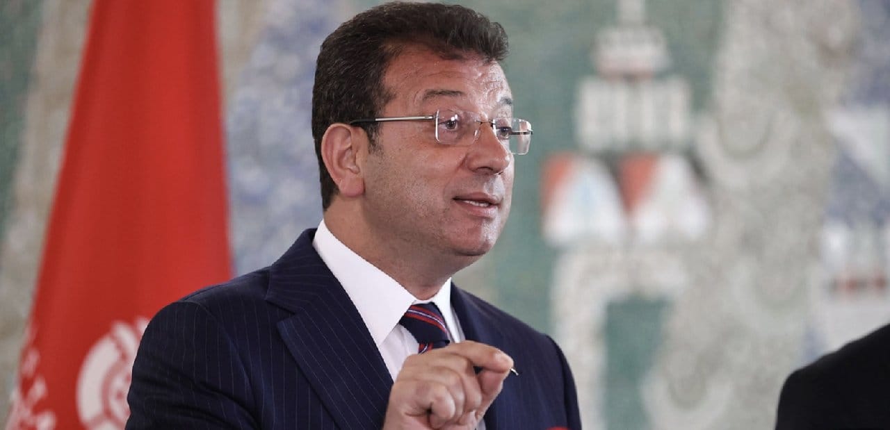 Emniyet: İmamoğlu'nun aile mezarlığına Nazi sembolünü çocuklar çizdi