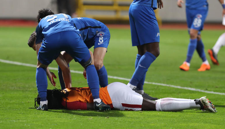Galatasaray - Kasımpaşa maçında flaş gelişme! Gomis sahada fenalık geçirdi