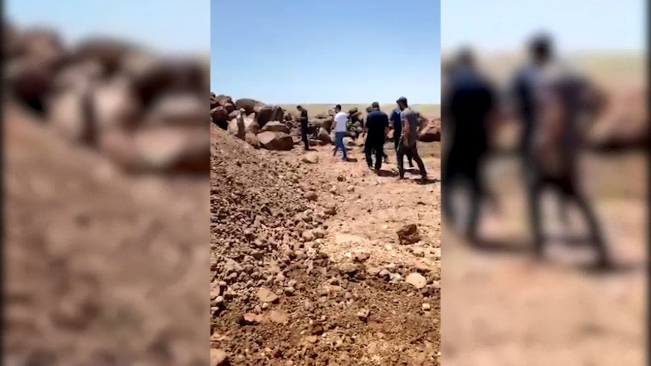 Taşların temizlendiği tarlada, insan kafatası bulundu