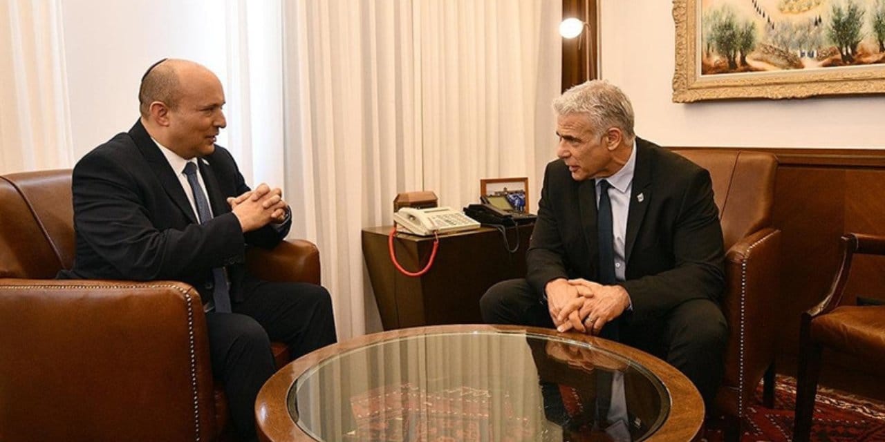İsrail'de eski Başbakan Bennett bakanlık teklifini reddetti