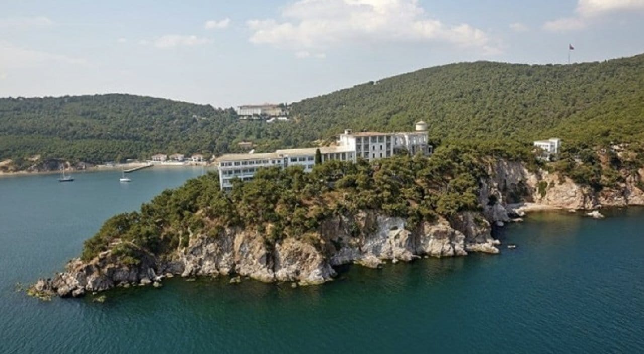 Heybeliada Sanatoryumu’nun Diyanet’e tahsisi iptal edildi