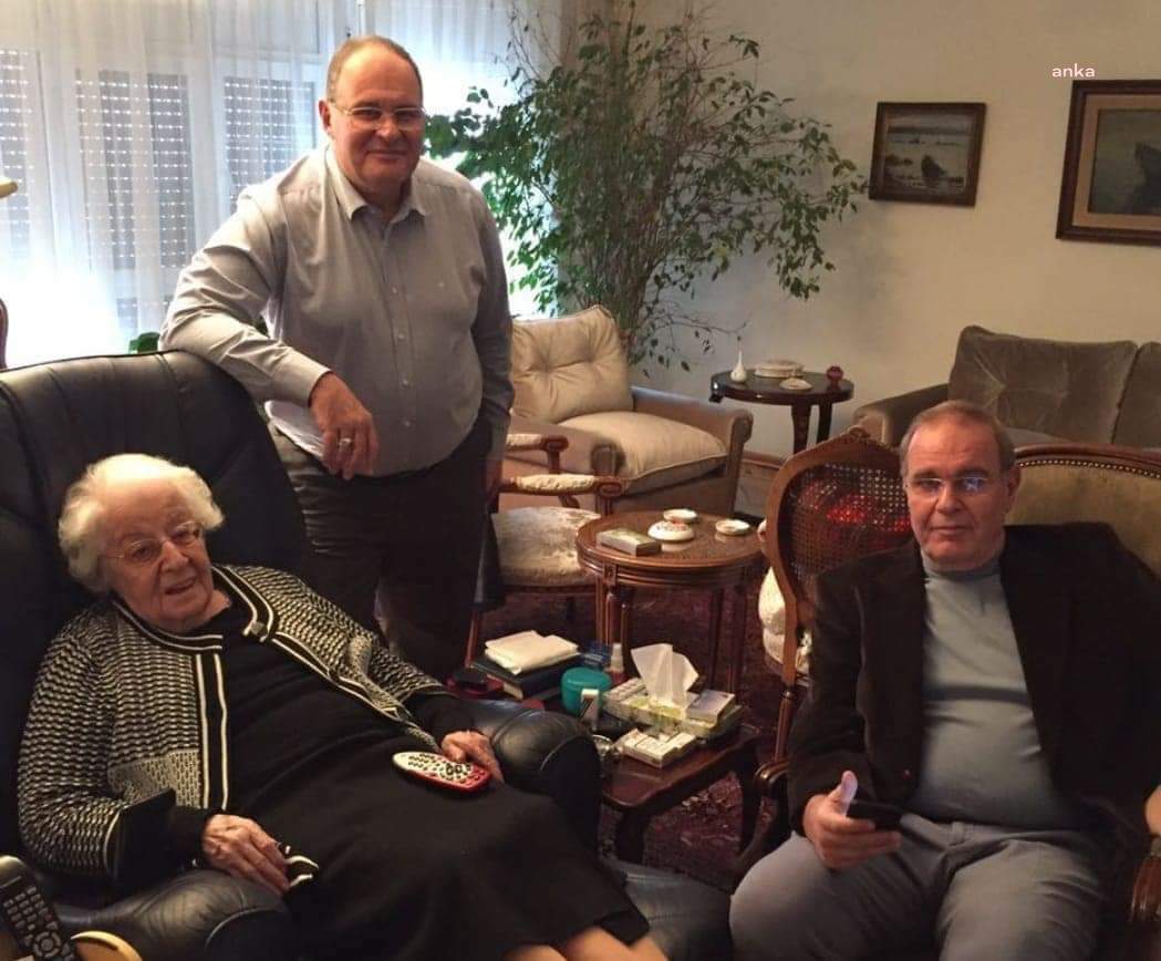 Faik Öztrak’ın annesi hayatını kaybetti