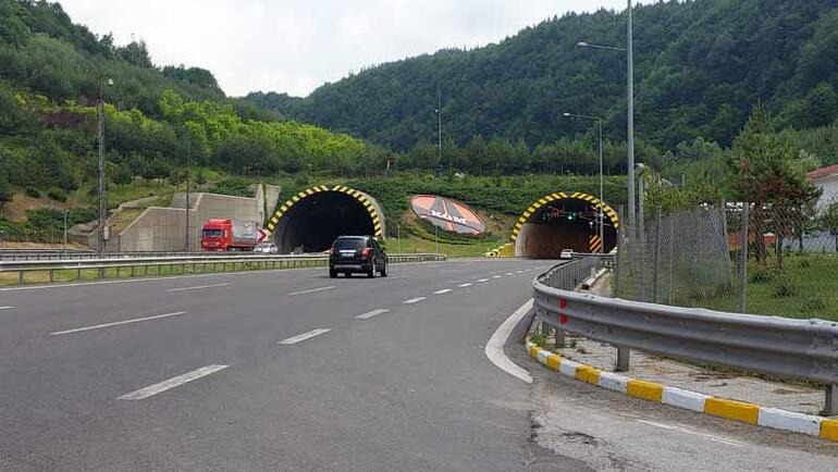 TEM'in Bolu Dağı geçişinde ulaşım 2 gün tek şerit