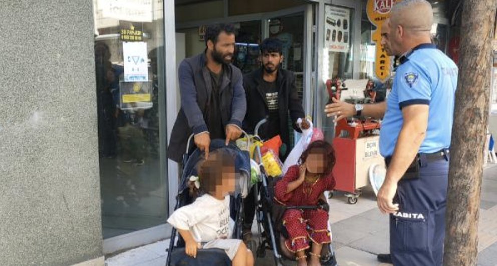 Çocuklarını zorla dilendirenlerin minibüsü ve evi olduğu ortaya çıktı