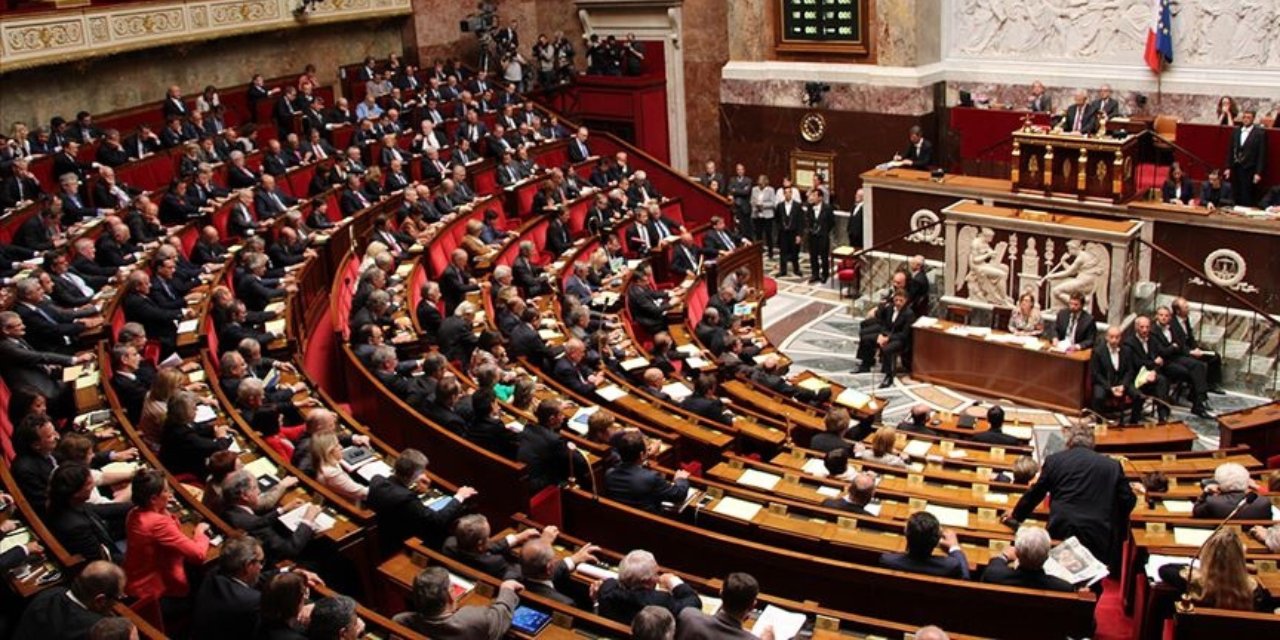 Fransa parlamentosundan Suriye operasyonuna karşı 102 imza