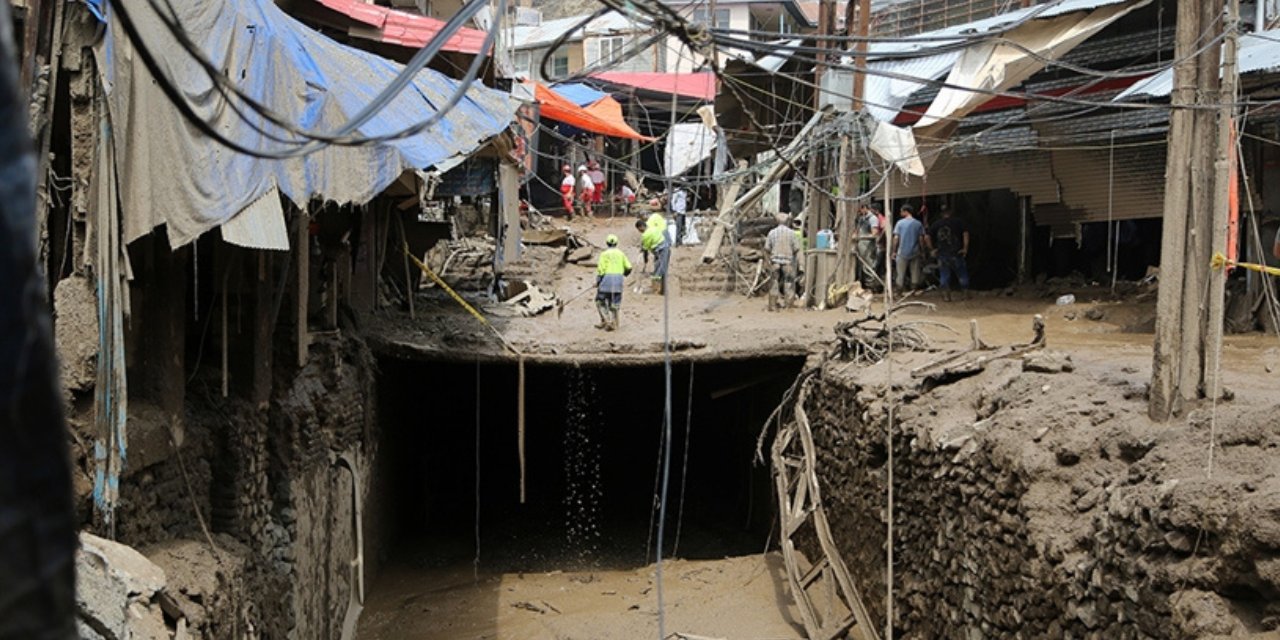 İran'da sel felaketi: 90 kişi öldü