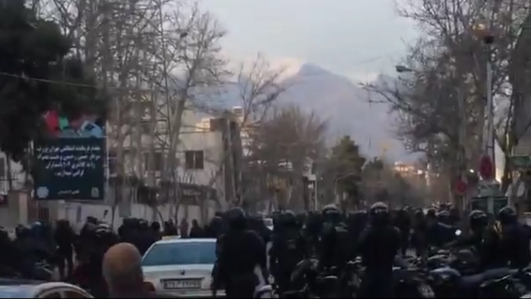 İran'da sopalı bıçaklı tarikat kavgası